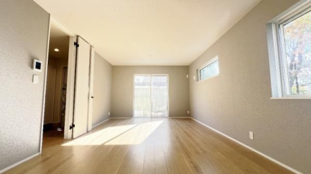 �_�ސ쌧���l�s�ߌ��擌��������̐V�z��ˌ��Ẵ��r���O