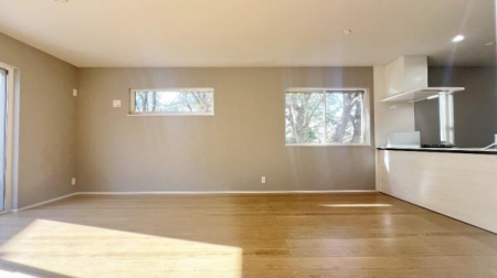 �_�ސ쌧���l�s�ߌ��擌��������̐V�z��ˌ��Ẵ��r���O