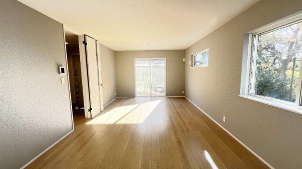 �_�ސ쌧���l�s�ߌ��擌��������̐V�z��ˌ��Ẵ��r���O