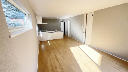 �_�ސ쌧���l�s�ߌ��擌��������̐V�z��ˌ��Ẵ��r���O