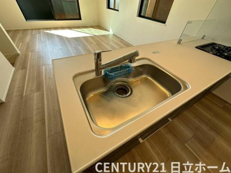 �_�ސ쌧���q�s��4���ڂ̐V�z��ˌ��ẴL�b�`��