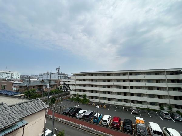 �_�ސ쌧���s�K��Îs��̒��Ã}���V�����̏Z�˂���̒��]�ʐ^