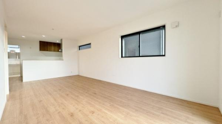 �_�ސ쌧���l�s�`�k����k1���ڂ̐V�z��ˌ��Ẵ��r���O