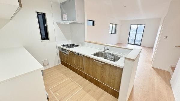 �_�ސ쌧���l�s�`�k����k1���ڂ̐V�z��ˌ��ẴL�b�`��