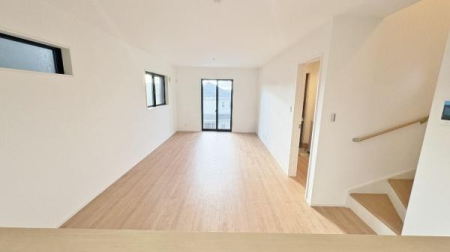 �_�ސ쌧���l�s�`�k����k1���ڂ̐V�z��ˌ��Ẵ��r���O