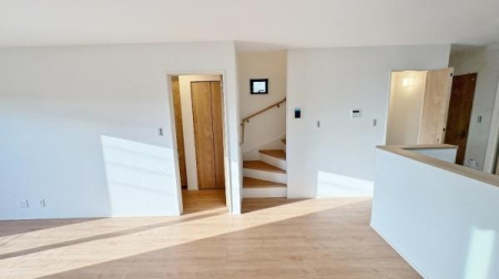 �_�ސ쌧���l�s�`�k����k1���ڂ̐V�z��ˌ��Ẵ��r���O