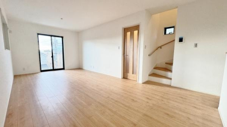 �_�ސ쌧���l�s�`�k����k1���ڂ̐V�z��ˌ��Ẵ��r���O