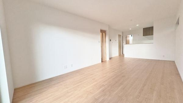 �_�ސ쌧���l�s�`�k����k1���ڂ̐V�z��ˌ��Ẵ��r���O