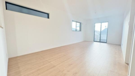 �_�ސ쌧���l�s�`�k����k1���ڂ̐V�z��ˌ��Ẵ��r���O