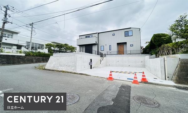 �_�ސ쌧���l�s�����\����1���ڂ̐V�z��ˌ��Ă̑O�ʓ��H�܂ތ��n�ʐ^