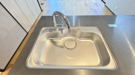 �_�ސ쌧���l�s�΋掛�R���̐V�z��ˌ��ẴL�b�`��