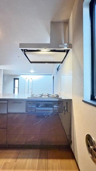 �_�ސ쌧���l�s�΋掛�R���̐V�z��ˌ��ẴL�b�`��