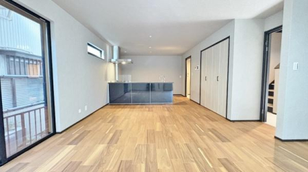 �_�ސ쌧���l�s�΋掛�R���̐V�z��ˌ��Ẵ��r���O