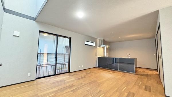 �_�ސ쌧���l�s�΋掛�R���̐V�z��ˌ��Ẵ��r���O