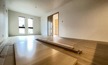 �_�ސ쌧���l�s�����x����1���ڂ̐V�z��ˌ��Ẵ��r���O