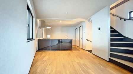 �_�ސ쌧���l�s�ߌ��揬�쒬�̐V�z��ˌ��Ẵ��r���O