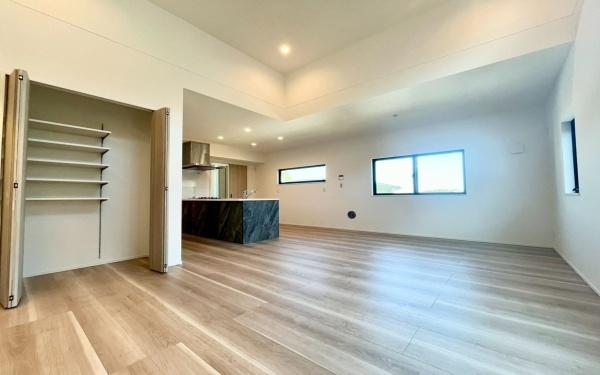 �_�ސ쌧���l�s�_�ސ�搼����3���ڂ̐V�z��ˌ��Ẵ��r���O