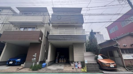 �_�ސ쌧���s����l�J�㒬�̒��È�ˌ��Ă̂��̑����n