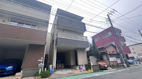 �_�ސ쌧���s����l�J�㒬�̒��È�ˌ��Ă̂��̑����n