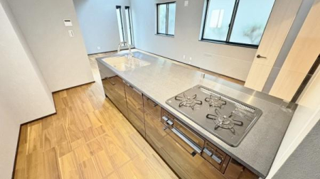 �_�ސ쌧���l�s�ߌ���1���ڂ̐V�z��ˌ��ẴL�b�`��