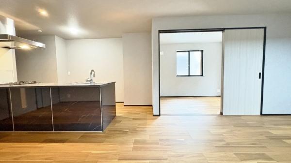 �_�ސ쌧���l�s�ߌ���1���ڂ̐V�z��ˌ��Ẵ��r���O