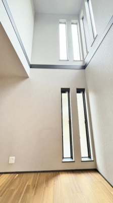 �_�ސ쌧���l�s�ߌ���1���ڂ̐V�z��ˌ��Ẵ��r���O