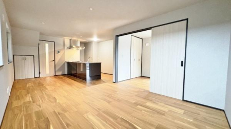 �_�ސ쌧���l�s�ߌ���1���ڂ̐V�z��ˌ��Ẵ��r���O