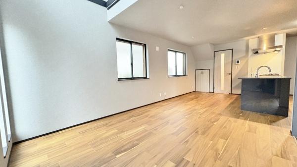 �_�ސ쌧���l�s�ߌ���1���ڂ̐V�z��ˌ��Ẵ��r���O