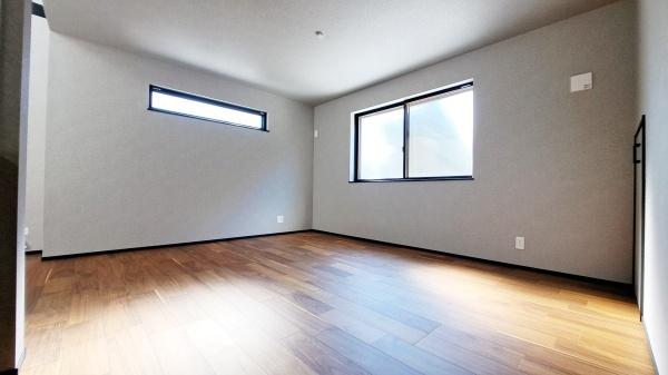 �_�ސ쌧���l�s�ߌ���1���ڂ̐V�z��ˌ��Ẵ��r���O