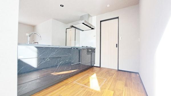 �_�ސ쌧���l�s�ߌ���1���ڂ̐V�z��ˌ��ẴL�b�`��