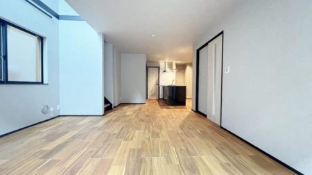 �_�ސ쌧���l�s�ߌ���1���ڂ̐V�z��ˌ��Ẵ��r���O