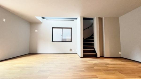 �_�ސ쌧���l�s�ߌ���1���ڂ̐V�z��ˌ��Ẵ��r���O