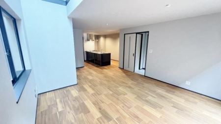 �_�ސ쌧���l�s�ߌ���1���ڂ̐V�z��ˌ��Ẵ��r���O