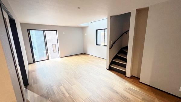 �_�ސ쌧���l�s�ߌ���1���ڂ̐V�z��ˌ��Ẵ��r���O