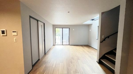 �_�ސ쌧���l�s�ߌ���1���ڂ̐V�z��ˌ��Ẵ��r���O