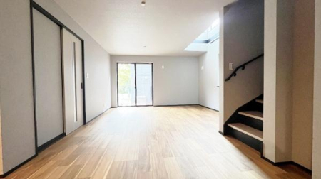 �_�ސ쌧���l�s�ߌ���1���ڂ̐V�z��ˌ��Ẵ��r���O