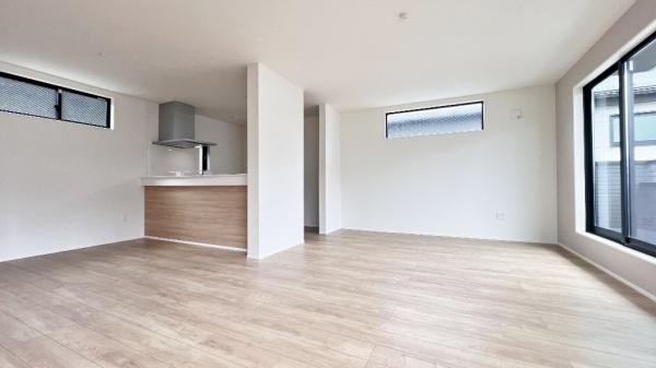 �_�ސ쌧���l�s�ߌ���4���ڂ̐V�z��ˌ��Ẵ��r���O