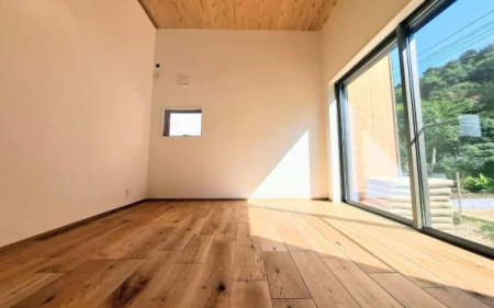 �_�ސ쌧���q�s����3���ڂ̐V�z��ˌ��Ă̐Q��