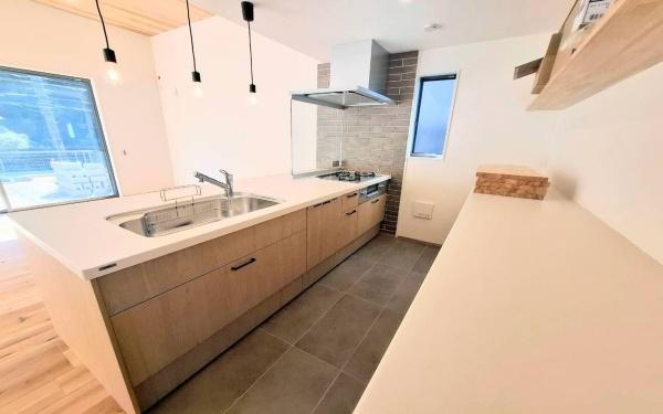 �_�ސ쌧���q�s����3���ڂ̐V�z��ˌ��ẴL�b�`��