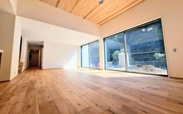 �_�ސ쌧���q�s����3���ڂ̐V�z��ˌ��Ẵ��r���O