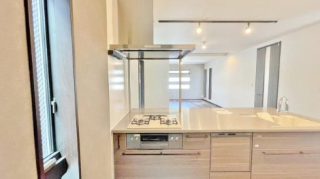 �_�ސ쌧���q�s���J2���ڂ̐V�z��ˌ��ẴL�b�`��