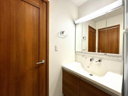 �_�ސ쌧���s�{�O����{��1���ڂ̒��È�ˌ��Ă̐��ʑ�E���ʏ�