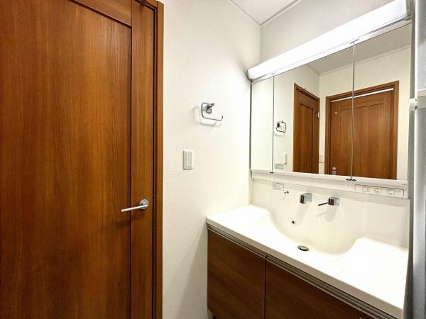 �_�ސ쌧���s�{�O����{��1���ڂ̒��È�ˌ��Ă̐��ʑ�E���ʏ�