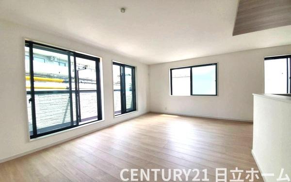 �_�ސ쌧���l�s�ߌ���k����7���ڂ̐V�z��ˌ��Ẵ��r���O