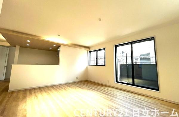 �_�ސ쌧���l�s�ߌ���k����7���ڂ̐V�z��ˌ��Ẵ��r���O