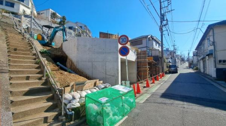 �_�ސ쌧���l�s����{�q�΃P�u�̐V�z��ˌ��Ă̂��̑����n