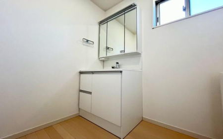 �_�ސ쌧���s�����撷��7���ڂ̒��È�ˌ��Ă̐��ʑ�E���ʏ�