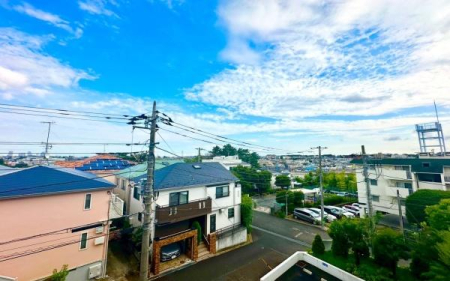 �_�ސ쌧���s�{�O��{��1���ڂ̒��Ã}���V�����̏Z�˂���̒��]�ʐ^