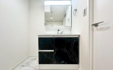 �_�ސ쌧���s�{�O��{��1���ڂ̒��Ã}���V�����̐��ʑ�E���ʏ�