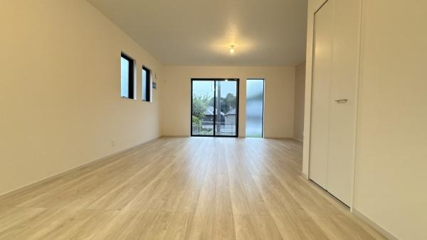 �_�ސ쌧���l�s�_�ސ�搛�c���̐V�z��ˌ��Ẵ��r���O
